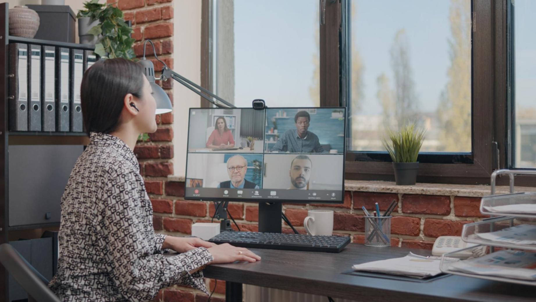 Strategische Besprechung mit Finanzdaten